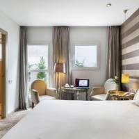 Room #9737957