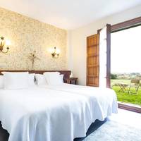 Standard Twin Room with Garden View