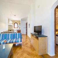 Room #9296559