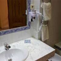 Room #9165436