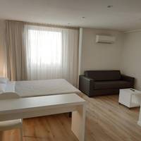 Quintuple Room