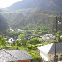 Apartment with Mountain View