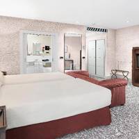 Room #9027953