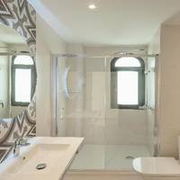 Room #9272044