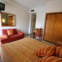 Room #9365120