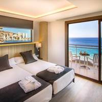 Deluxe Room (1 adult + 1 child)