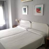 Room #9194759