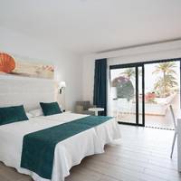 Room #9430476
