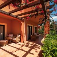 Premium (3 adults), Guest room, 1 King, Garden view