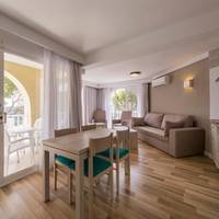Room #9296638