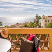 Classic One-Bedroom Apartment with Sea View and Terrace