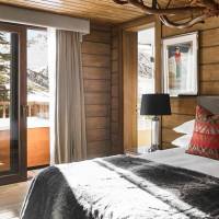 Suite with Mountain View