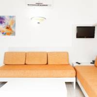 Room #9370126