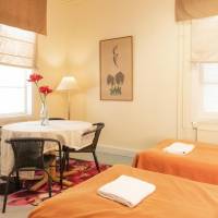 Private Hostel Room with Shared Bathroom/Wc