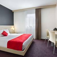 Family Queen Room with Two Single Beds