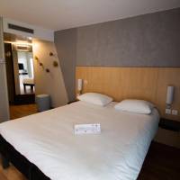 Non-Communicating Adjacent Rooms