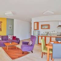 Apartment with Garden View