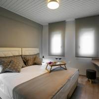 Deluxe Queen Suite