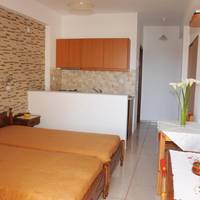 Studio (2 Adults)