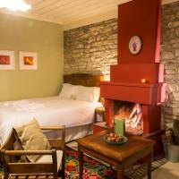 Deluxe Room (2 Adults + 1 Child)