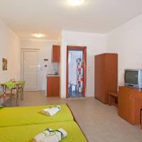 Studio (2 Adults)
