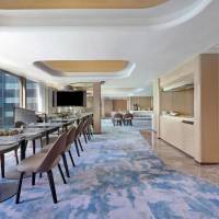 Harbour Club Courtview Room with Club Access