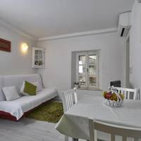 One-Bedroom Apartment - Fericeva Street
