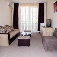 One-Bedroom Suite with Balcony