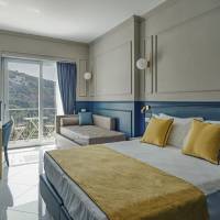 Deluxe Room with Sea View