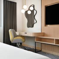 King Room - Mobility Access/Roll in Shower - Non-Smoking