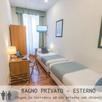 Twin Room with Private External Bathroom