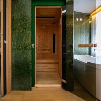 Suite with Hot Tub