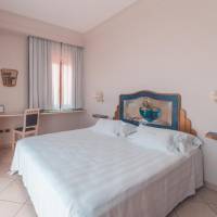 Double or Twin Room with Partial Sea View