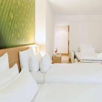 Family Room (2 Adults + 2 Children)