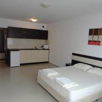 Studio (3 Adults)