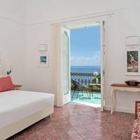 King Suite with Sea View- Separate Building