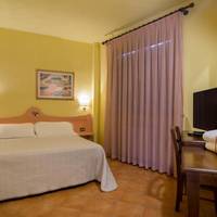 Two-Bedroom Apartment (4 Adults)