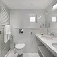 Standard Studio with Balcony ( 2 Adults + 2 Children) - Free Parking and Beach Access