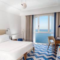 Deluxe Family Suite