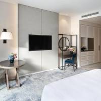 Deluxe Room Mountain View King