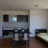 One-Bedroom Apartment (5 Adults) with Balcony