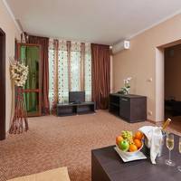 One-Bedroom Suite with Balcony
