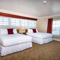 Deluxe Queen Suite