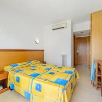 Twin Room (2 Adults + 1 Child)