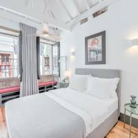 Premium Suite with Street View