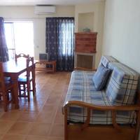 One-Bedroom Apartment with Pool or Sea View (3 Adults)