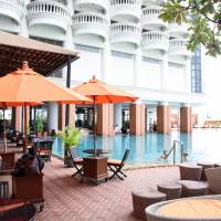 Tower Club City View-Test & Go Package: Breakfast, RT-PCT, ATK, 1 Transfer Airport-Hospital-Hotel