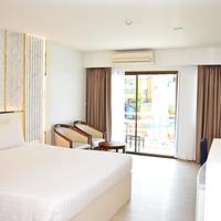 Deluxe Double Room with Pool Access