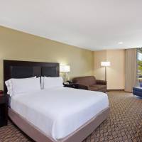 King Suite  with Bath Tub - Disability Access
