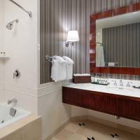 Grand Suite, Club lounge access, 1 King, City view 